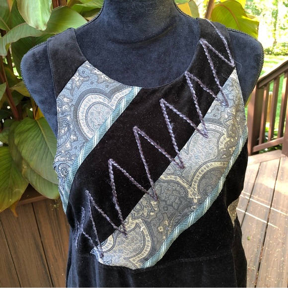 🖤🖤🖤 Black Velvet Jumper with Embellished Bodice 🖤🖤🖤 - Picture 2 of 8